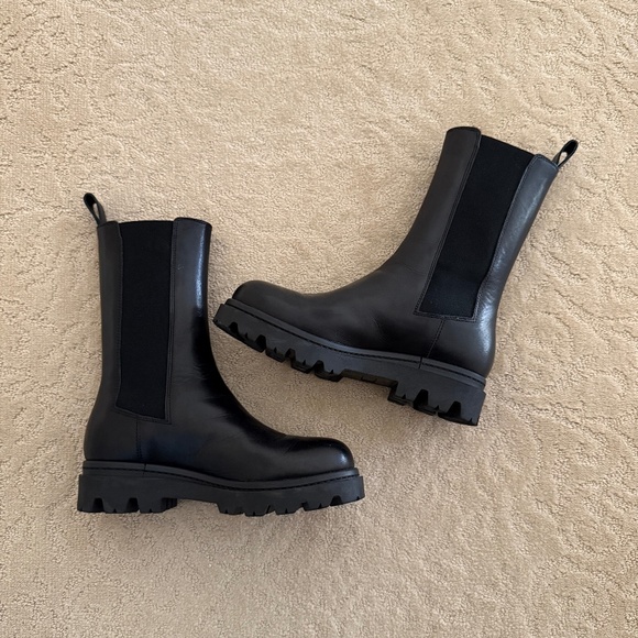 Banana Republic - Hudson Tall Leather Chelsea Boot - Picture 4 of 7